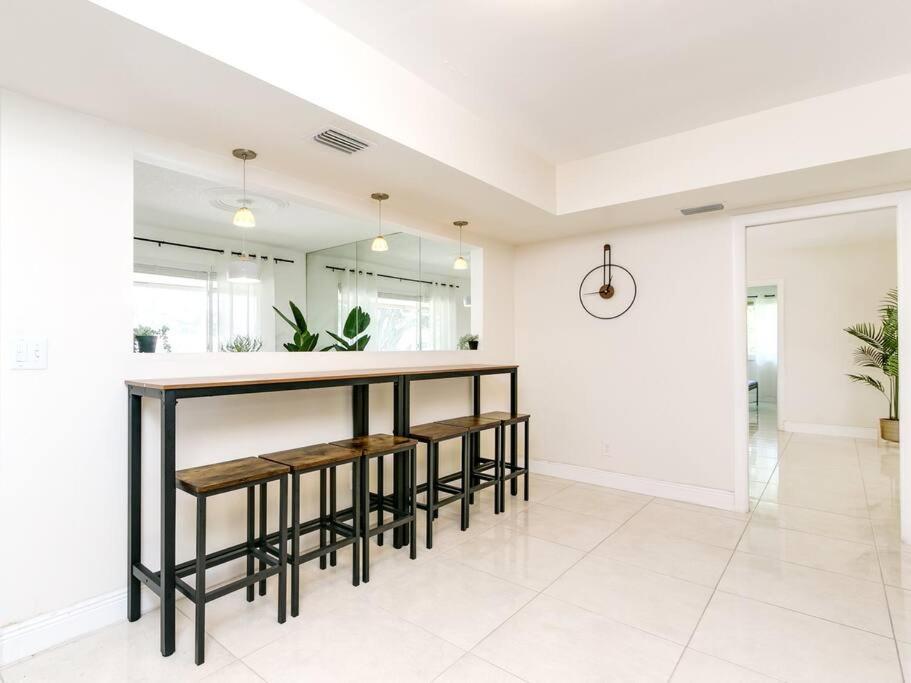 Modern Spacious 5-Bedroom Home With Pool Hollywood Extérieur photo